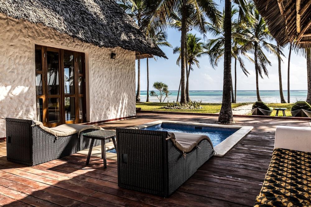 Hotel Karafuu Beach Resort Pingwe Exterior foto