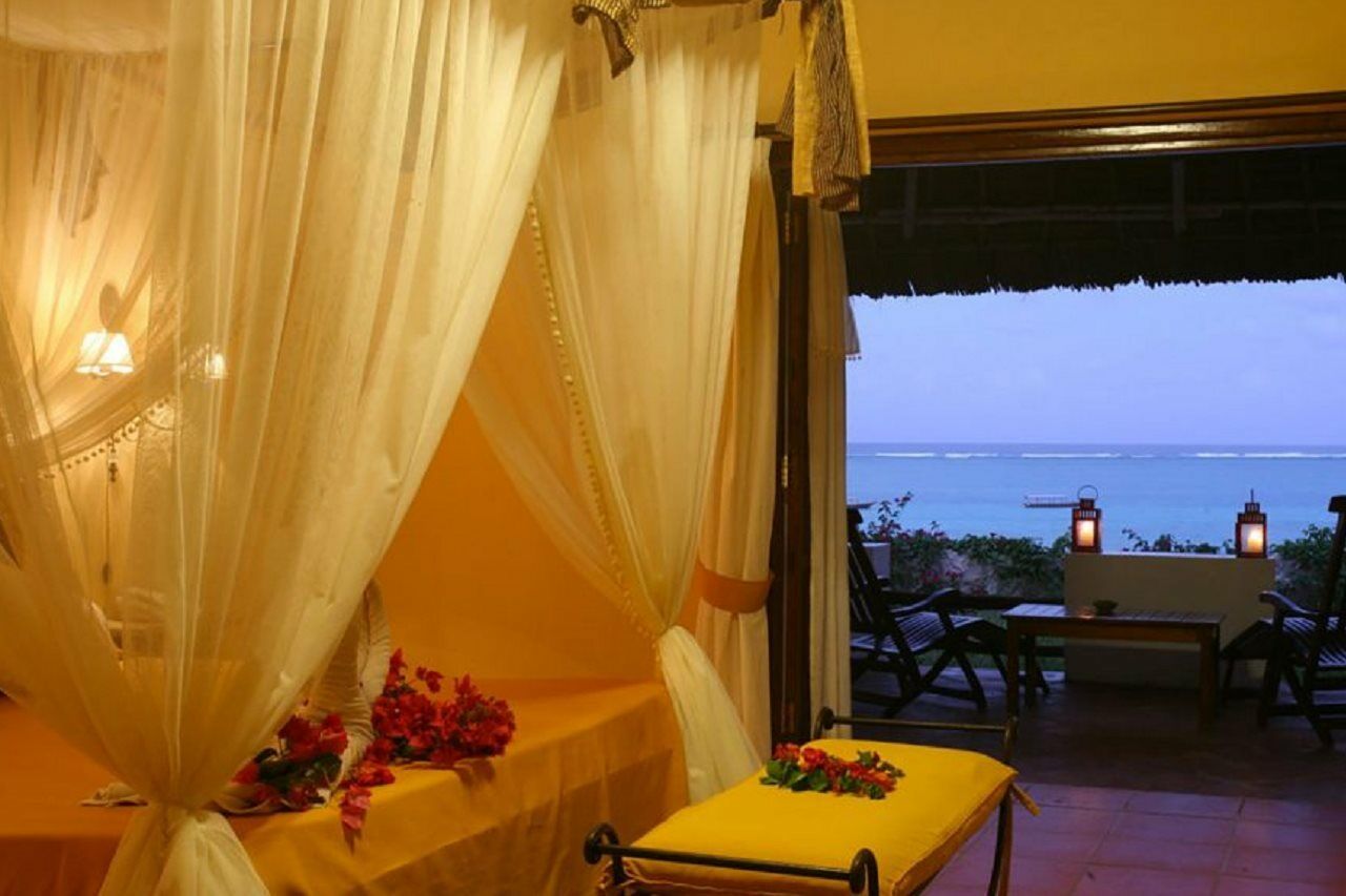 Hotel Karafuu Beach Resort Pingwe Exterior foto